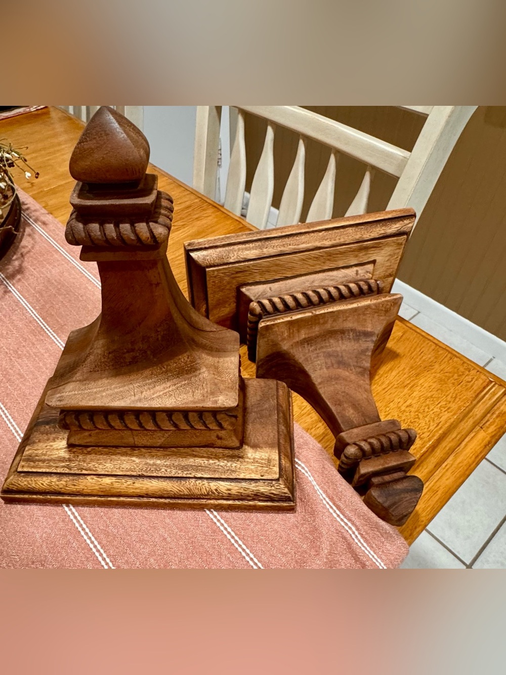 Set of two Solid Wood bracket shelf Brown
